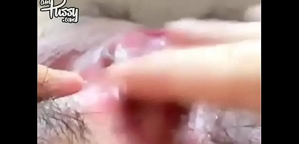  Japanese girl rubbing her big clit to orgasm